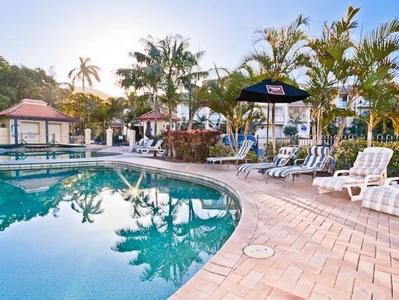 Aqualuna Beach Resort Sapphire Beach Exterior photo