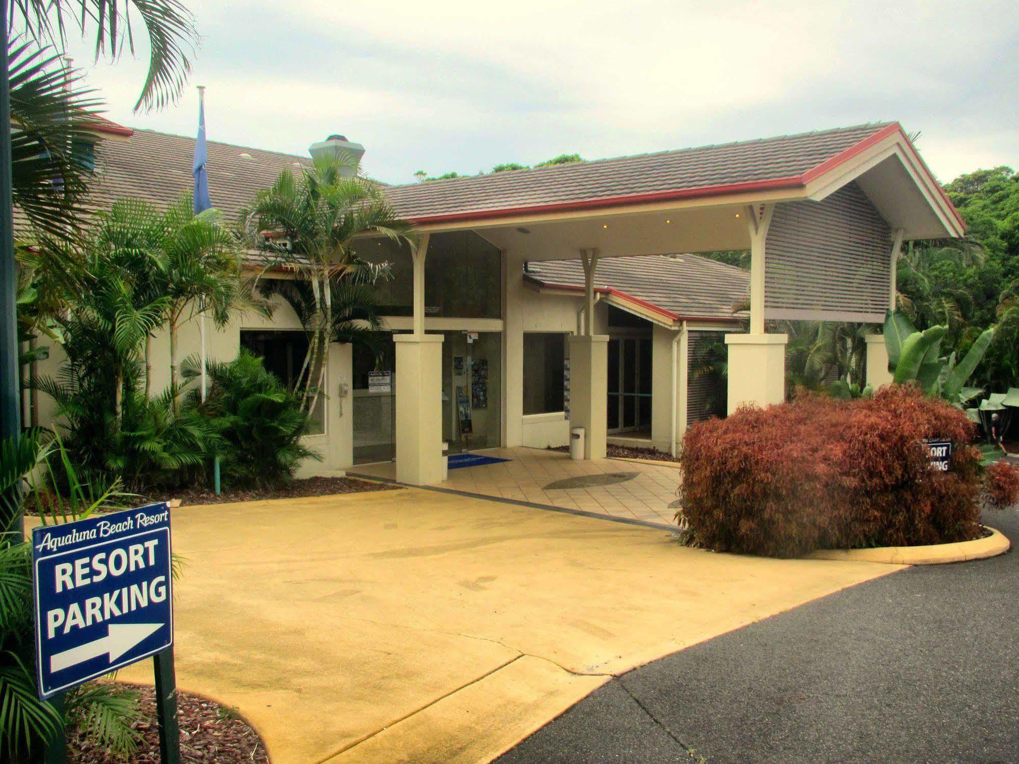 Aqualuna Beach Resort Sapphire Beach Exterior photo